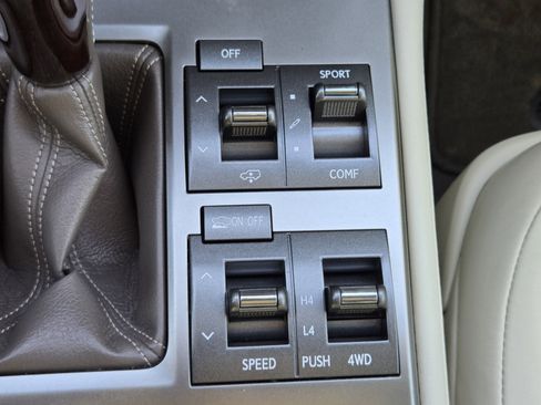 Used 2018 Lexus GX 460 Luxury image 25