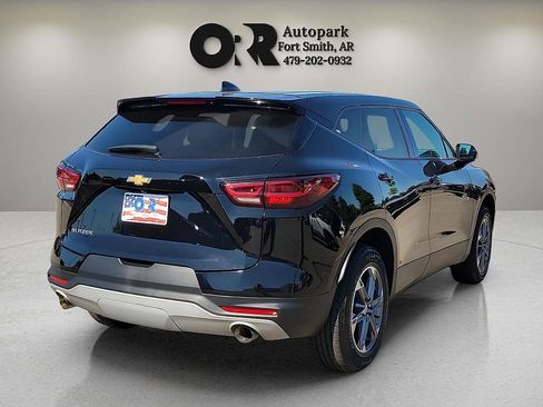 Used 2025 Chevrolet Blazer LT FWD image 5