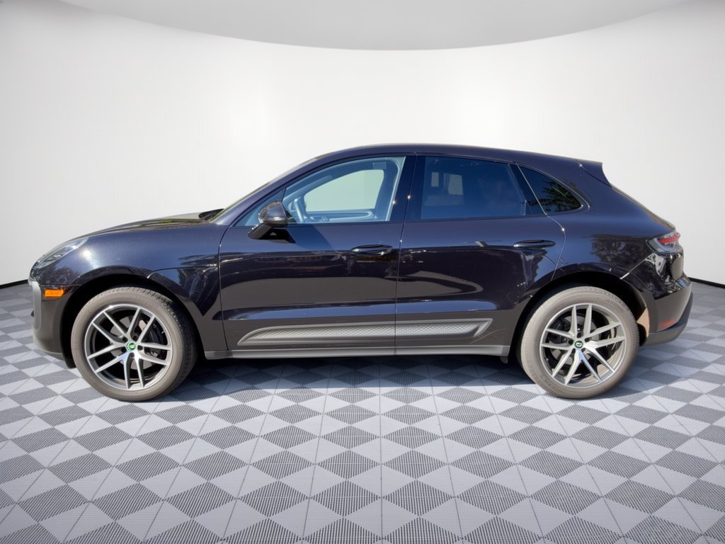 Used 2023 Porsche Macan AWD/4WD image 2