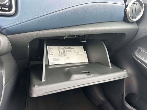Used 2025 Nissan Versa SV FWD image 30