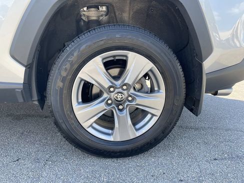 Used 2024 Toyota RAV4 XLE AWD/4WD image 2