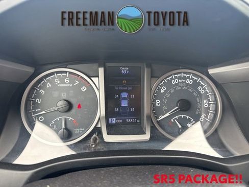 Used 2016 Toyota Tacoma SR5 RWD image 8