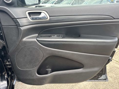 Used 2021 Jeep Grand Cherokee Laredo X image 13