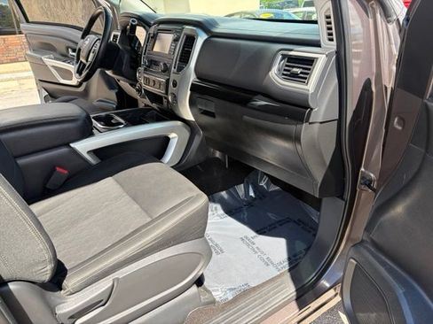 Used 2018 Nissan Titan SV w/ SV Convenience Package AWD/4WD image 36
