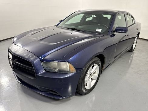 Used 2013 Dodge Charger SE RWD image 22