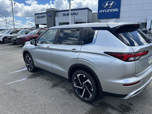 Used 2024 Mitsubishi Outlander SE AWD/4WD image 4