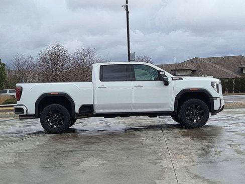 Used 2024 GMC Sierra 3500 AT4 w/ AT4 Premium Plus Package image 9