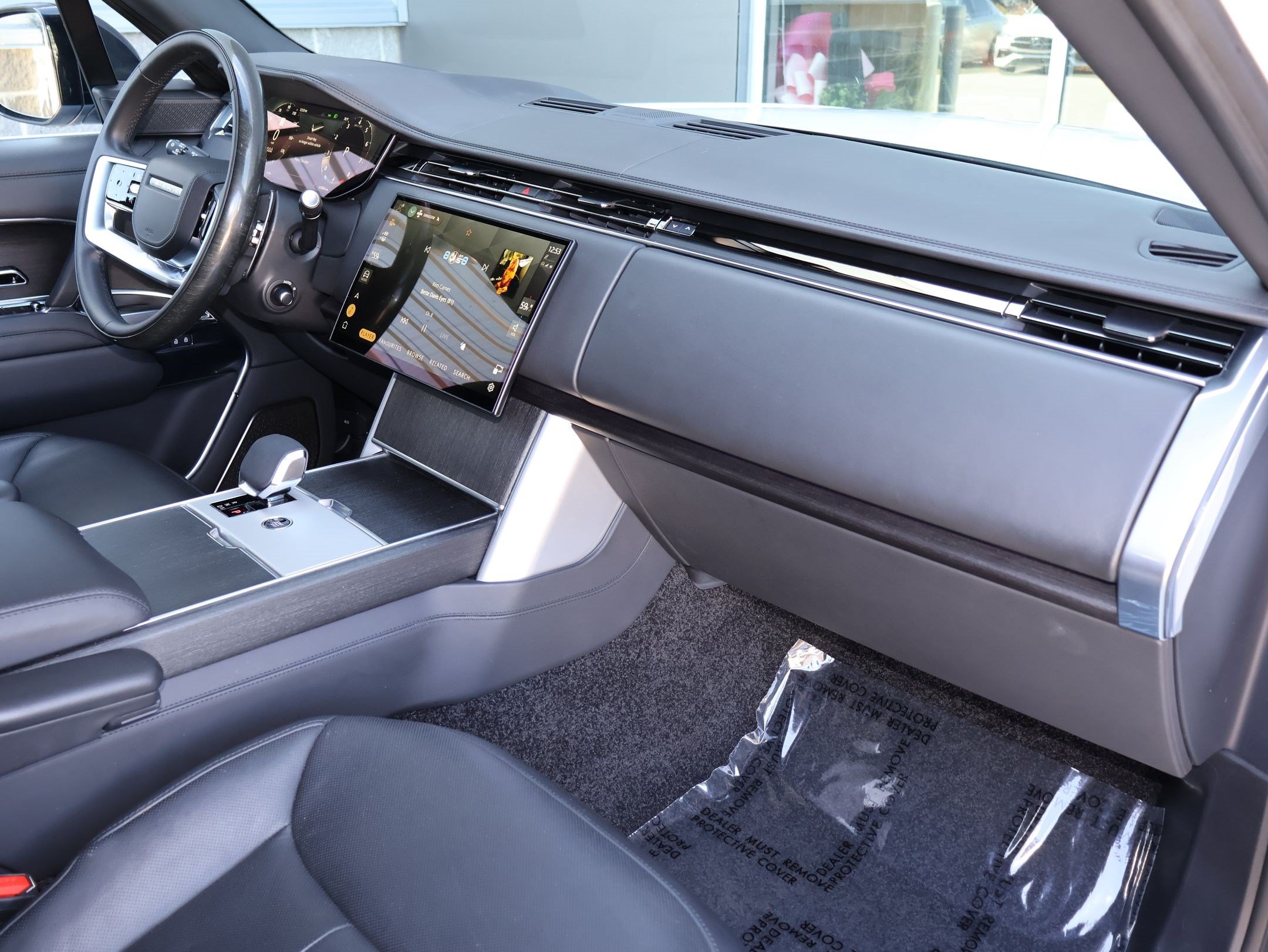 Certified 2024 Land Rover Range Rover Autobiography AWD/4WD image 33