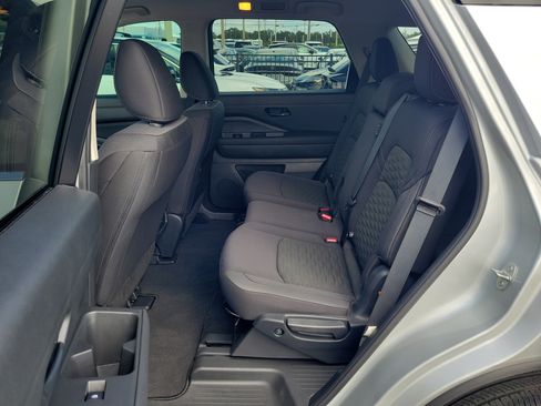 Certified 2025 Nissan Pathfinder S FWD image 14
