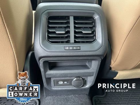 Used 2024 Volkswagen Tiguan SE R-Line image 31