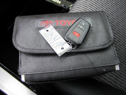 Used 2023 Toyota 4Runner SR5 image 39