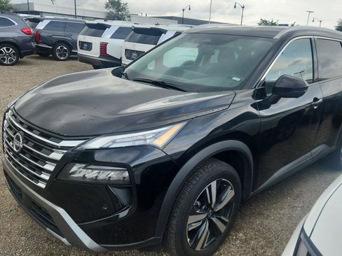 Used 2026 Nissan Rogue SL AWD/4WD image 9
