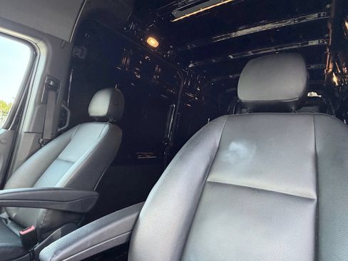 Used 2024 Mercedes-Benz Sprinter 2500 image 22