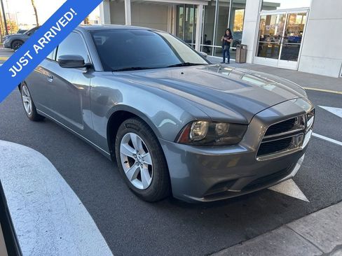 Used 2012 Dodge Charger SE image 2