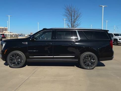 New 2026 GMC Yukon XL Denali w/ Sun & Power Step Package image 5