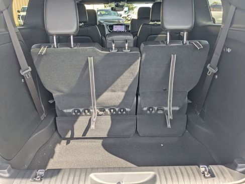 New 2026 Chrysler Pacifica Select FWD image 12