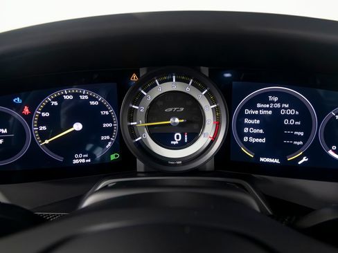 Used 2022 Porsche 911 GT3 RWD image 19