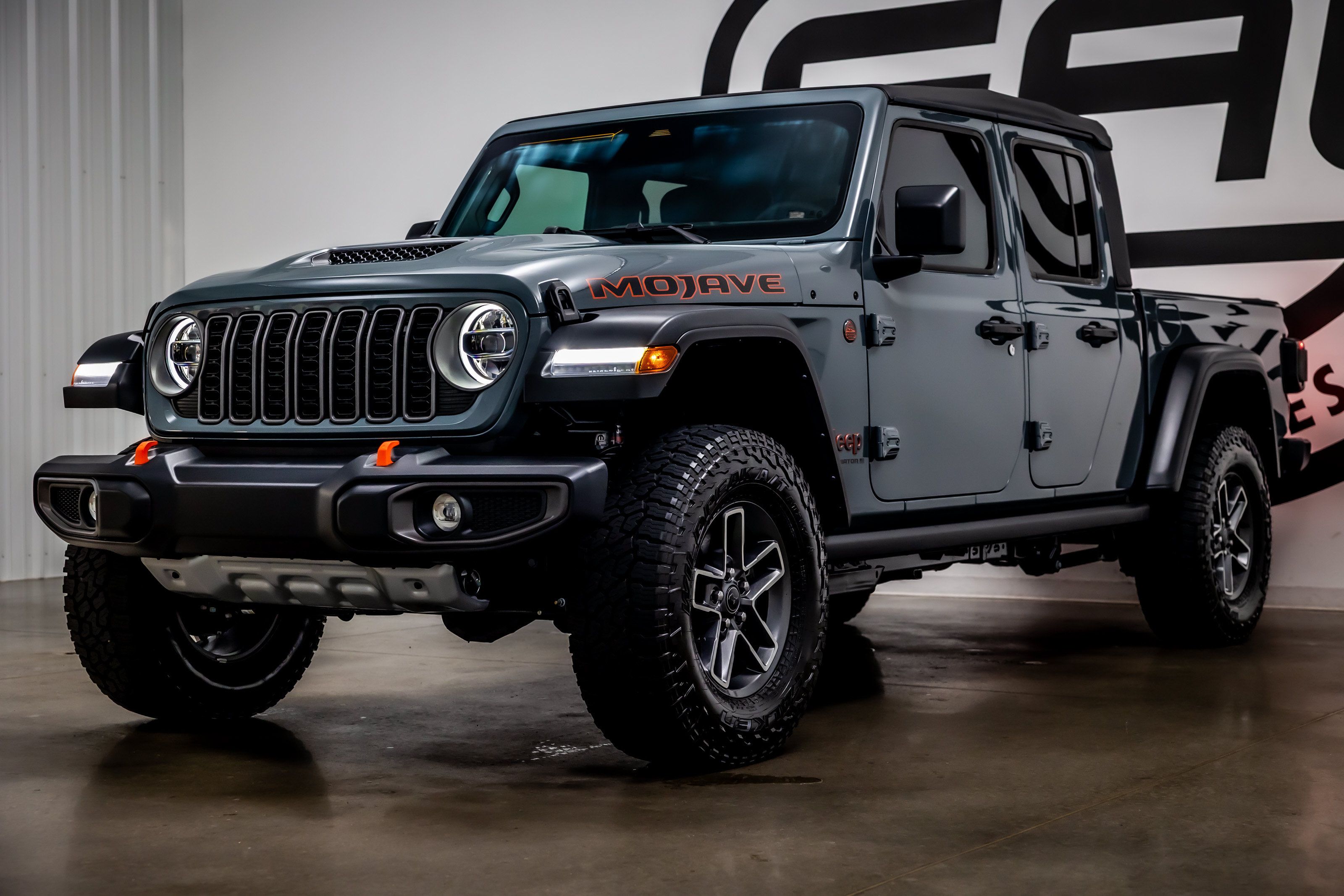 Used 2026 Jeep Gladiator Mojave AWD/4WD image 33