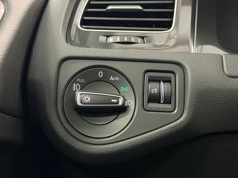 Used 2019 Volkswagen Golf Alltrack SE image 12