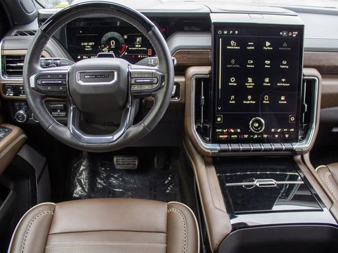 Used 2025 GMC Yukon Denali Ultimate image 13