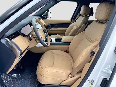 New 2026 Land Rover Range Rover Long Wheelbase SE AWD/4WD image 18