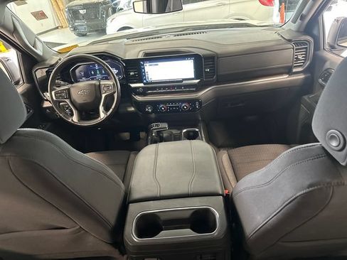 Used 2023 Chevrolet Silverado 1500 RST AWD/4WD image 15