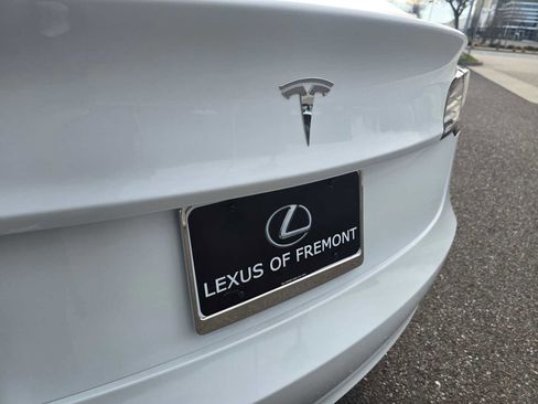 Used 2020 Tesla Model 3 Standard Range image 16