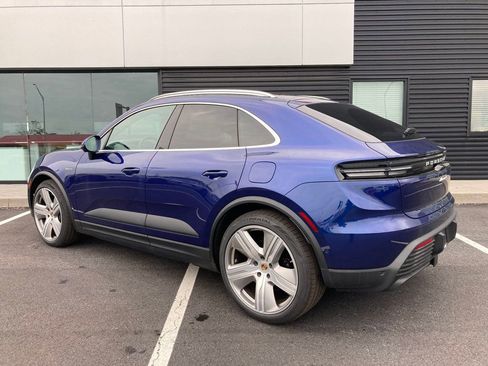 Used 2024 Porsche Macan 4 Electric image 3