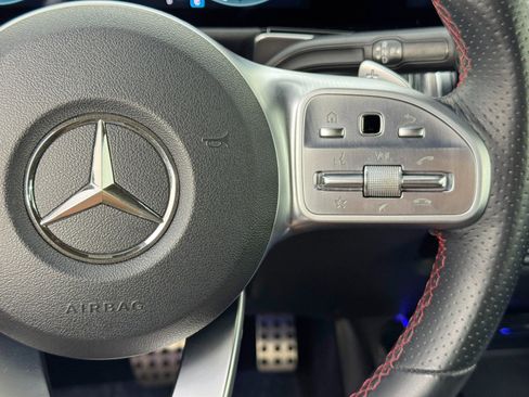 Used 2020 Mercedes-Benz GLB 250 GLB 250 w/ AMG Line image 19