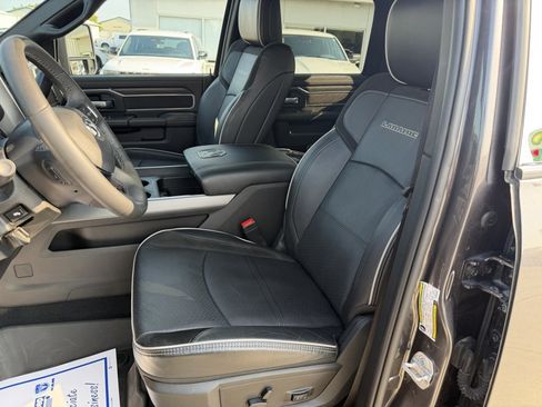 Used 2025 RAM 3500 Laramie AWD/4WD image 12