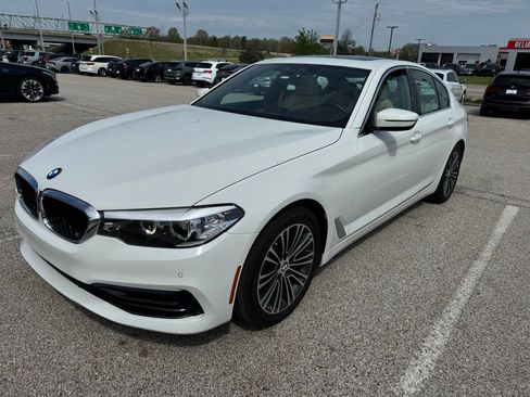 Used 2019 BMW 530i w/ Convenience Package image 2