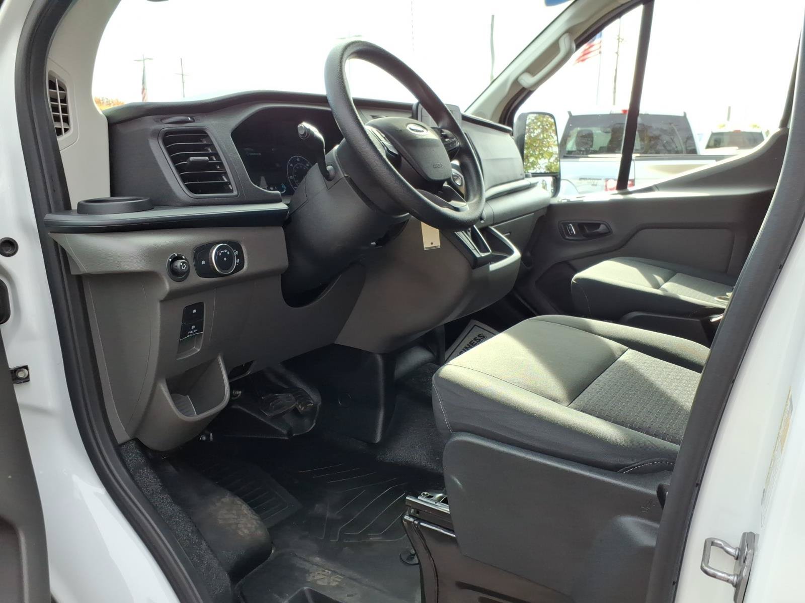 Used 2025 Ford Transit 250 Low Roof w/ Exterior Upgrade Package RWD image 13