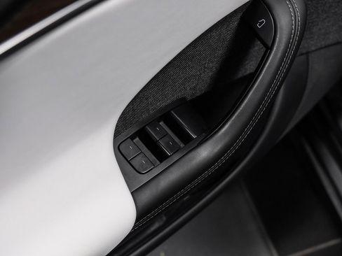 Used 2023 Tesla Model S image 38