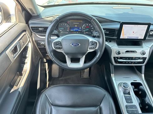 Used 2021 Ford Explorer XLT w/ Equipment Group 202A RWD image 14