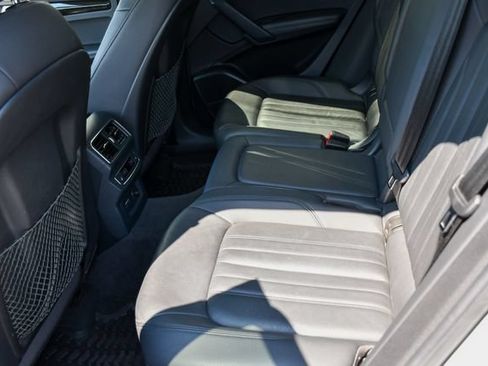 Used 2019 Audi Q5 2.0T Premium Plus w/ Premium Plus Package AWD/4WD image 18