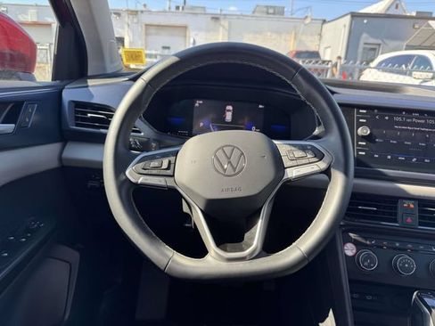 Used 2022 Volkswagen Taos SE FWD image 15