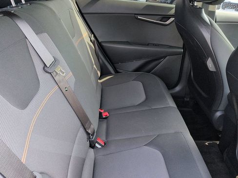 Used 2025 Kia Niro LX FWD image 8
