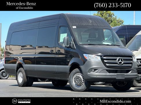 Used 2024 Mercedes-Benz Sprinter 3500 image 1