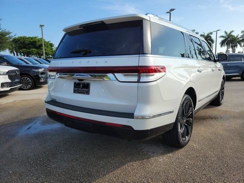 Certified 2024 Lincoln Navigator L Reserve AWD/4WD image 6