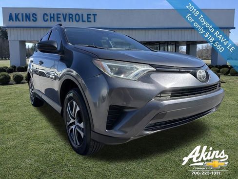 Used 2018 Toyota RAV4 LE image 3