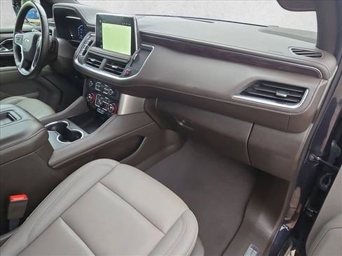 Used 2024 Chevrolet Suburban LT RWD image 22