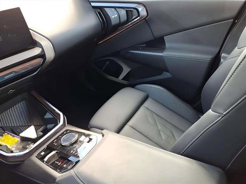 Used 2025 BMW X3 xDrive30i image 12