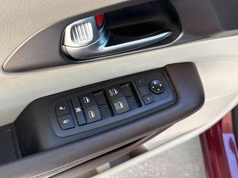 Used 2021 Chrysler Voyager LX w/ Cold Weather Group FWD image 15