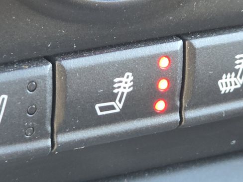 Used 2019 Chevrolet Silverado 1500 High Country w/ Technology Package image 12