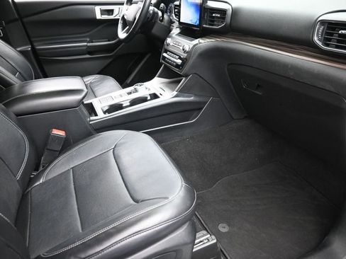 Used 2020 Ford Explorer Limited RWD image 7