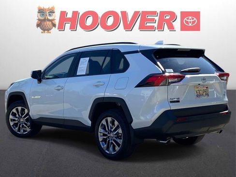 Used 2025 Toyota RAV4 XLE Premium FWD image 5