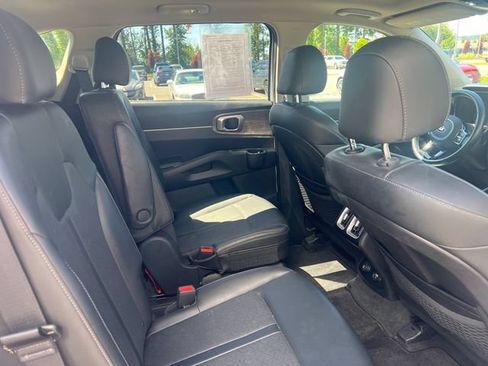 Used 2021 Kia Sorento EX w/ Panoramic Sunroof Package AWD/4WD image 17
