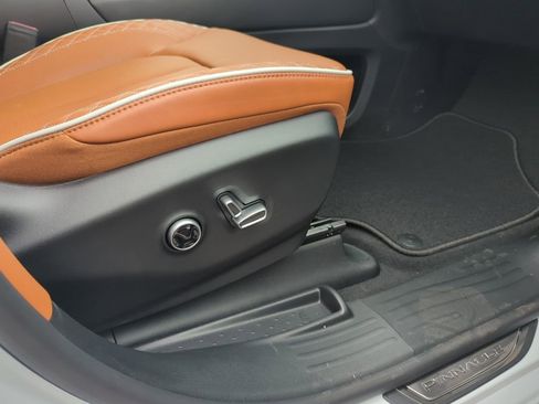 New 2026 Chrysler Pacifica Pinnacle w/ Trailer Tow Group image 38