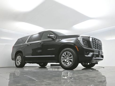 Used 2025 GMC Yukon XL Denali image 64