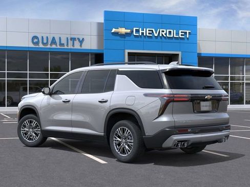 New 2026 Chevrolet Traverse LT w/ Driver Confidence Package FWD image 3